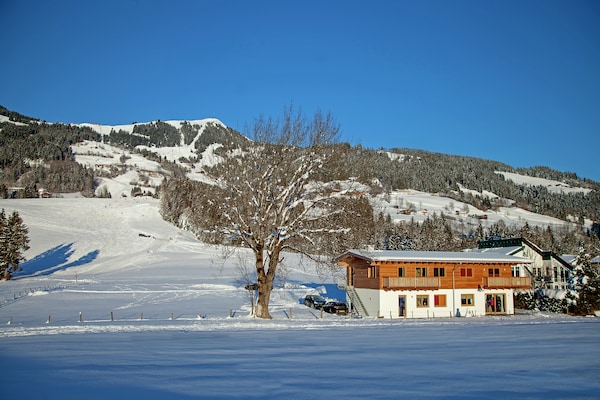 hohe-salve-an-der-piste-xxl sleeps 14