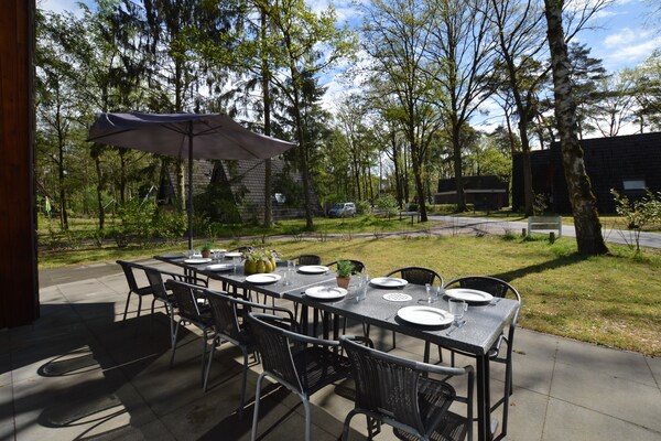 Sfeervol vrijstaand huis voor 12 personen op bosrijk park in Noord-Limburg - thumbnail 6