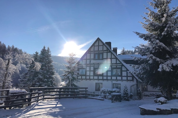 40-persoons vakantiehuis in Winterberg met 19 slaapkamers - thumbnail 2