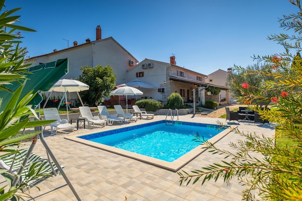 Villa Viola: Ruim vakantiehuis voor 10 personen met privézwembad bij Šegotići - thumbnail 2