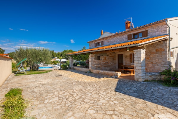 Villa Viola: Ruim vakantiehuis voor 10 personen met privézwembad bij Šegotići - thumbnail 4