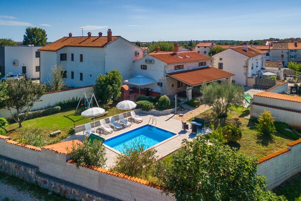 Villa Viola: Ruim vakantiehuis voor 10 personen met privézwembad bij Šegotići - thumbnail 5