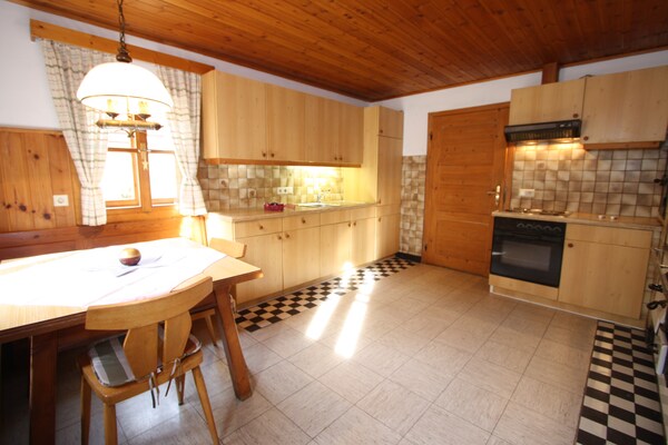 Authentiek landhuis in Eben im Pongau, direct aan bos en piste - thumbnail 5