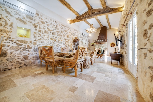 Natuurstenen villa met privézwembad in de Provence - thumbnail 2