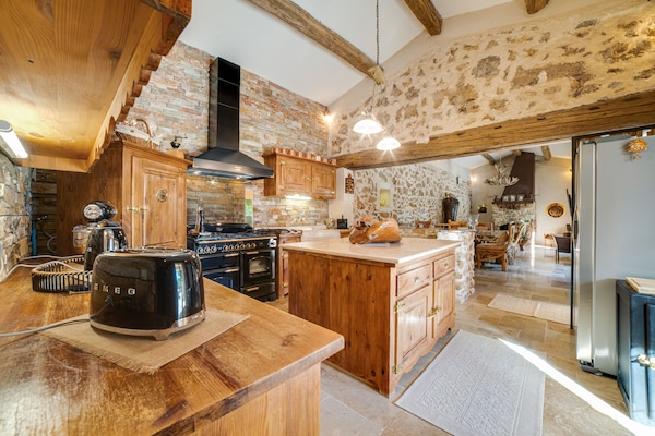Natuurstenen villa met privézwembad in de Provence - thumbnail 3