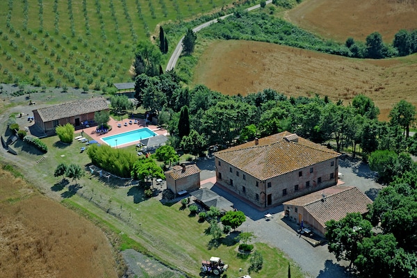 Edera: Romantisch Toscaans boerderijappartement bij bos en meer - thumbnail 2