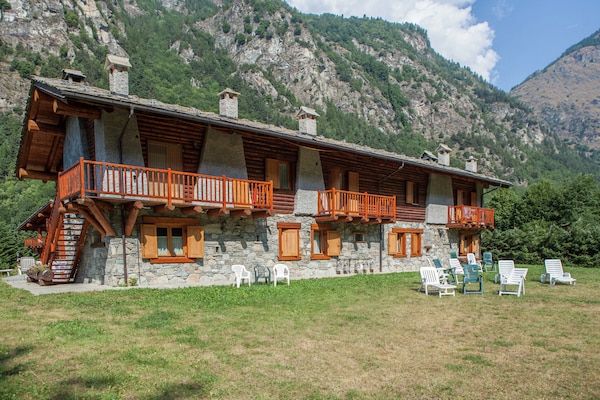 Sfeervol appartement in Antey-Saint-André met balkon, 2 km van skilift Chamois - thumbnail 4