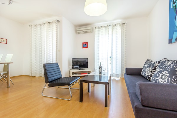 Op 500 m van zee: Modern appartement in centrum Premantura - thumbnail 2