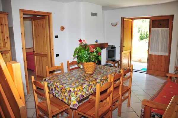 8-persoons appartement in centrum Antey-Saint-André - thumbnail 3