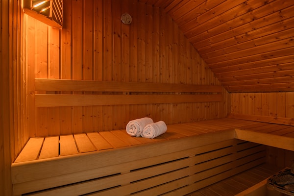 Ruime designvilla met sauna en bubbelbad voor 12 personen in groen Maastricht - thumbnail 3