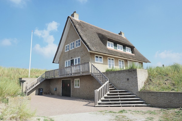 Duindroom: luxe villa met uitzicht op eigen duinvallei op Terschelling - thumbnail 1