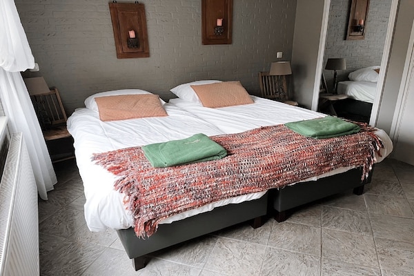 Luxe 6-persoonsvilla op rustig vakantiepark in Uden - thumbnail 3