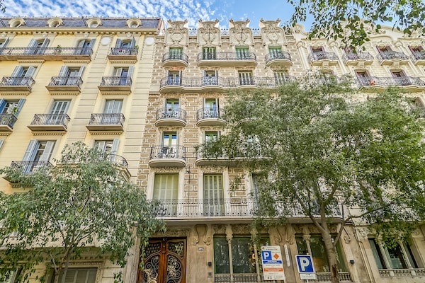 Historisch appartement aan Rambla Paris, 500m van Plaça de Catalunya - thumbnail 4