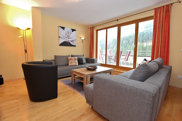 Chalet Appartement aan de Skipiste in Saalbach-Hinterglemm voor 8 Personen - thumbnail 2