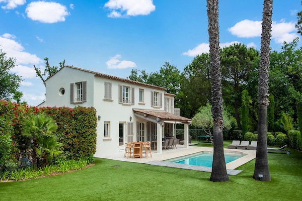 Op 400 m van het strand: Luxe villa met privézwembad in Saint Tropez - thumbnail 6