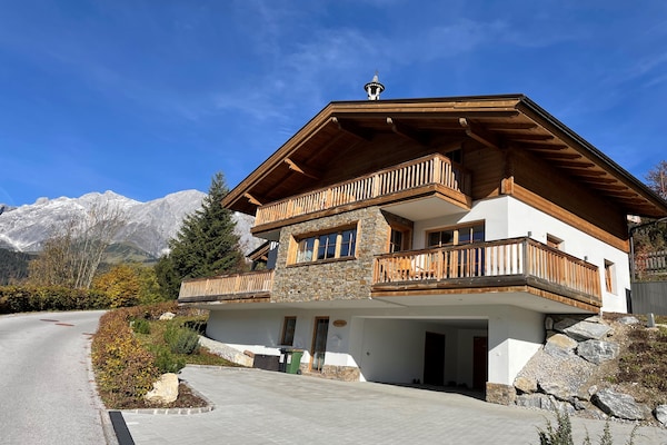 12-persoons chalet in Mühlbach am Hochkönig vlak bij de piste - thumbnail 1