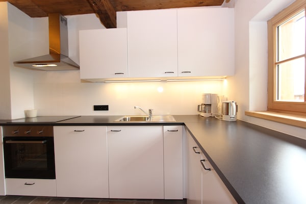 Historisch chalet direct aan de skipiste in St. Johann in Tirol voor 10 personen - thumbnail 3