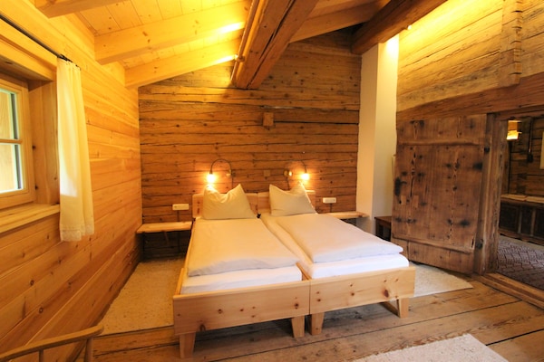 Historisch chalet direct aan de skipiste in St. Johann in Tirol voor 10 personen - thumbnail 4