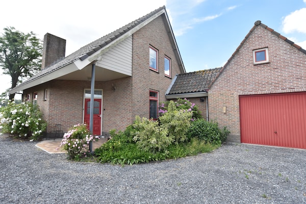 De Biezenknop: rustig vakantiehuis met golfbaan in Zeeuws-Vlaanderen - thumbnail 1