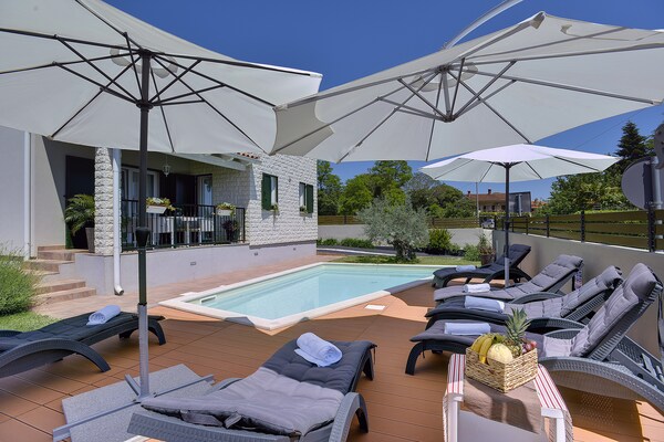 Moderne villa met privézwembad nabij Pula, 3 km van strand - thumbnail 5