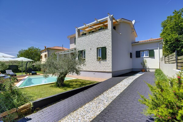 Moderne villa met privézwembad nabij Pula, 3 km van strand - thumbnail 4