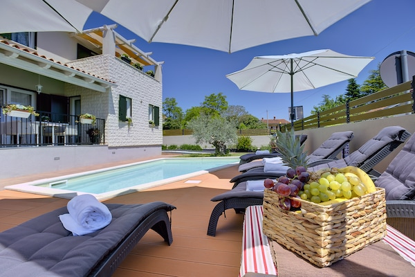 Moderne villa met privézwembad nabij Pula, 3 km van strand - thumbnail 3