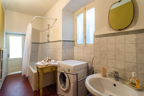 Modern appartement met balkon op 100 meter van het Lago Maggiore - thumbnail 6
