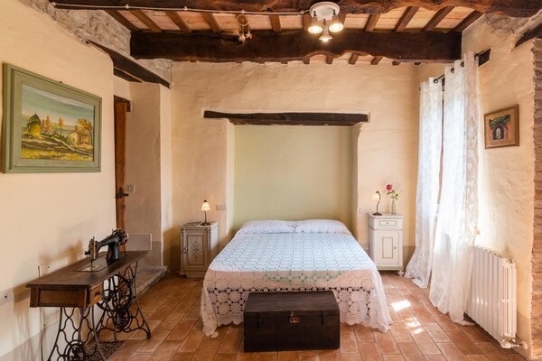 Landhuis met privézwembad in de heuvels van Monte San Martino - thumbnail 5