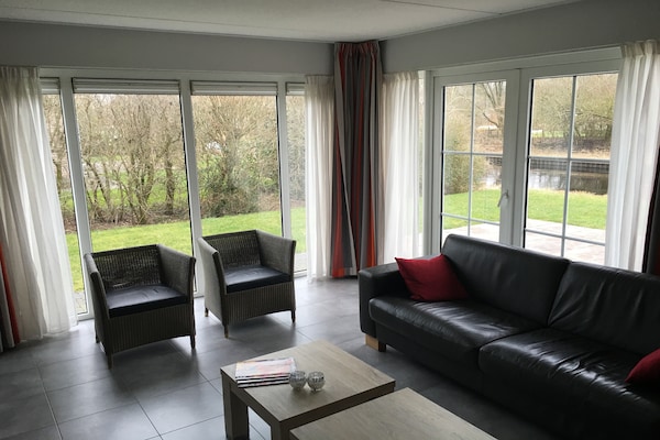 Luxe wellness bungalow aan het meer in Nationaal Park De Alde Feanen - thumbnail 2
