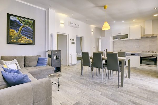 Aan zee gelegen: Moderne Villa Emily in Peroj voor 6 personen - thumbnail 5