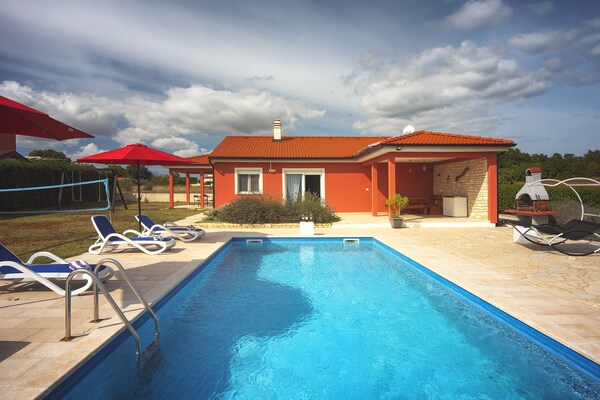 Villa Kata in Rebići: Ruime villa met privézwembad, tuin en zeezicht op 900m - thumbnail 5