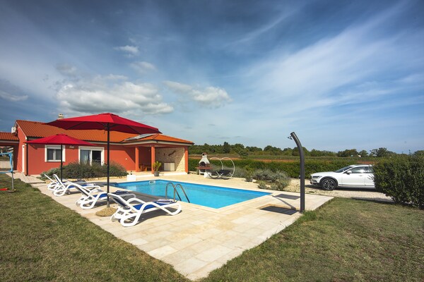 Villa Kata in Rebići: Ruime villa met privézwembad, tuin en zeezicht op 900m - thumbnail 4