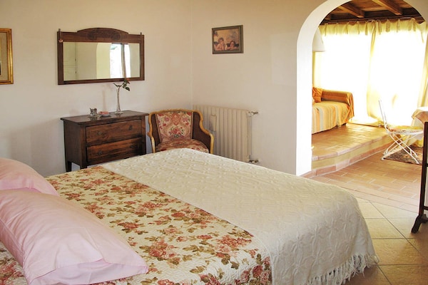Ruim vakantiehuis met panoramisch zeezicht in de Toscaanse heuvels - thumbnail 4