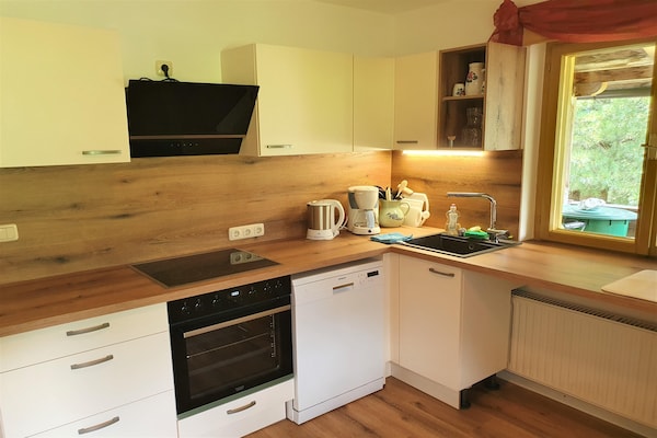 Ruim appartement aan de skipiste en het bos in Neukirchen am Großvenediger - thumbnail 3