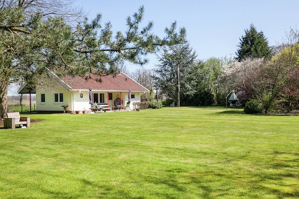 Vrijstaand vakantiehuis Kempernoel in Heino met 3500m² tuin aan bosrand - thumbnail 1