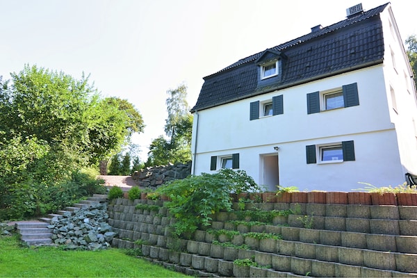 Im Ries III: Modern appartement in het Sauerlandse bos, 4 km van de skilift - thumbnail 1