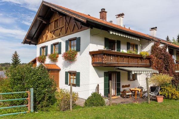 Knus appartement in Trauchgau met tuin, vlakbij skilift en bos - thumbnail 1