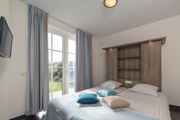 Luxe vakantievilla aan zee met privézwembad, sauna en lift in Colijnsplaat - thumbnail 5
