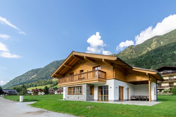Luxe chalet voor 10 personen aan de piste in Bad Hofgastein met sauna - thumbnail 2