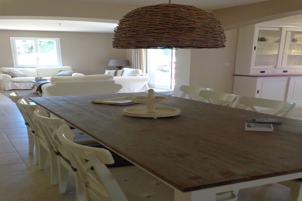 Moderne villa met privézwembad en uitzicht op wijngaarden nabij Saint-Tropez - thumbnail 4