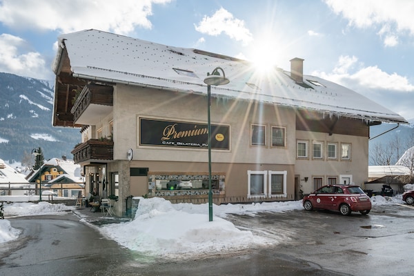 Op 800 m van de piste: Comfortabel appartement in Sankt Michael im Lungau - thumbnail 1
