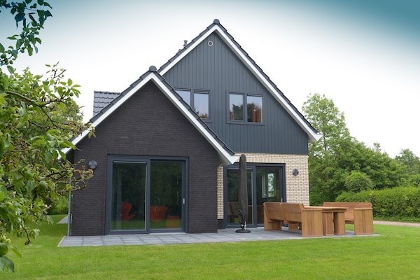 Villa Tempelier 39 - Luxe vakantievilla in bosrijke omgeving op Texel - thumbnail 1