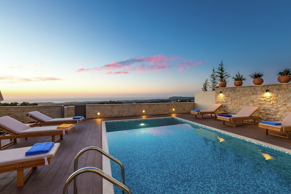 Vrijstaande villa met privézwembad en panoramisch uitzicht bij Arkadi - thumbnail 4