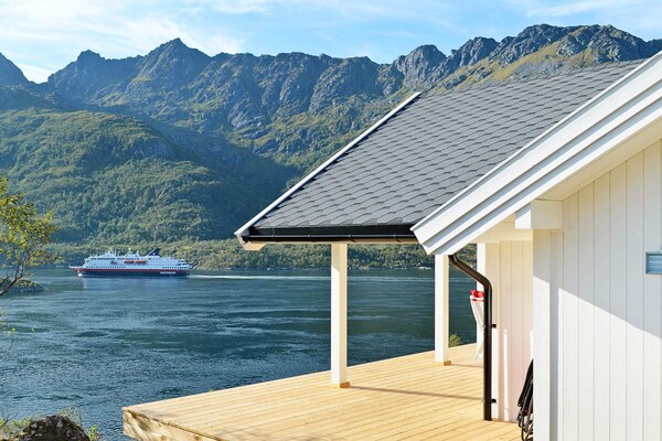 Panoramavakantiehuis aan de Raftsund met uitzicht op de Lofoten - thumbnail 1