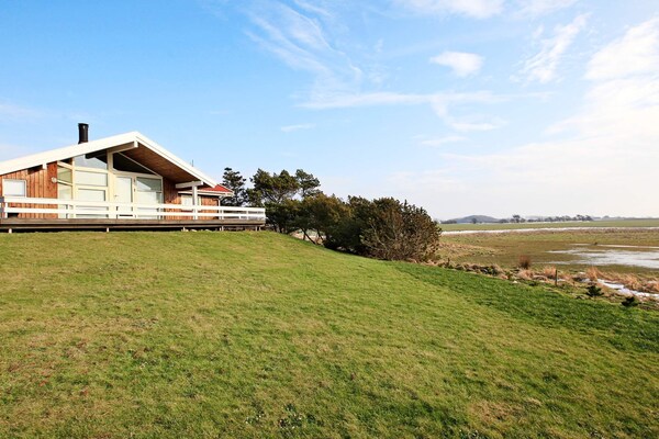 Vrijstaand vakantiehuis met sauna, whirlpool en zeezicht op 150m van strand - thumbnail 2