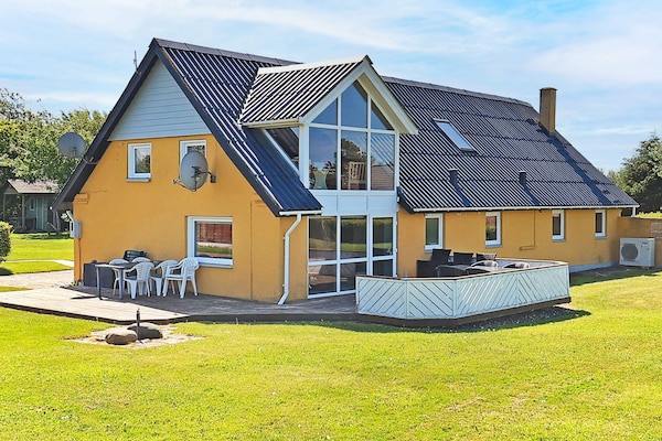 Vrijstaand vakantiehuis voor 10 personen met panoramisch uitzicht op de Limfjord - thumbnail 1