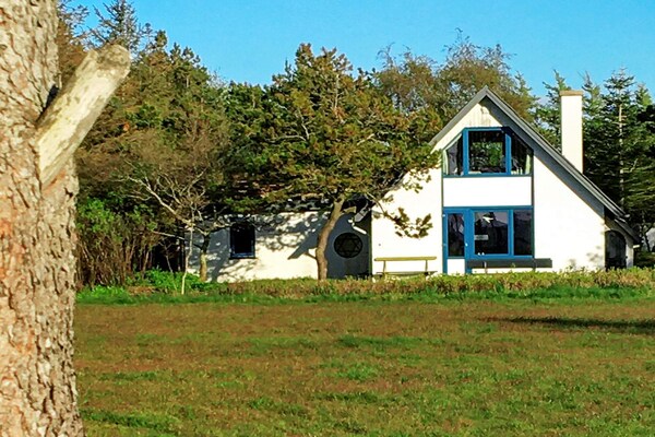 Aan zee: Rustiek vakantiehuis met panoramisch uitzicht in Hemmet - thumbnail 2