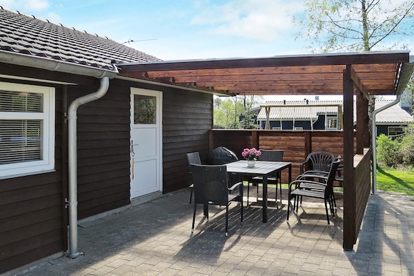 Vrijstaand vakantiehuis met whirlpool, sauna en speeltuin nabij Hals - thumbnail 4