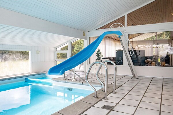 Ruim vakantiehuis met privézwembad en sauna op 900m van het strand - thumbnail 4