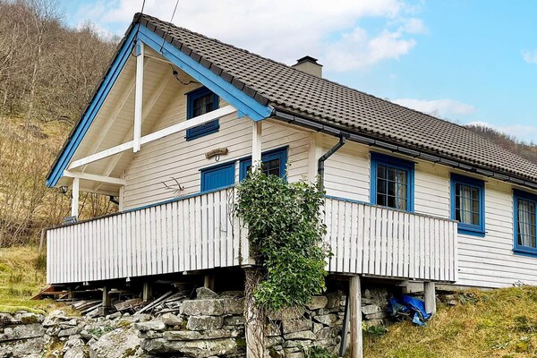 Authentiek vakantiehuis op 260m hoogte bij Åkra – Natuur & rust voor 5 personen - thumbnail 3